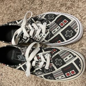 Vans x Nintendo NES Controller All Over Print Game Over Sz 5.5Men 7 Women